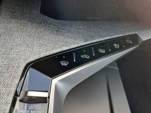 Peugeot 5008 E-5008 GT Elektromotor 157 kW