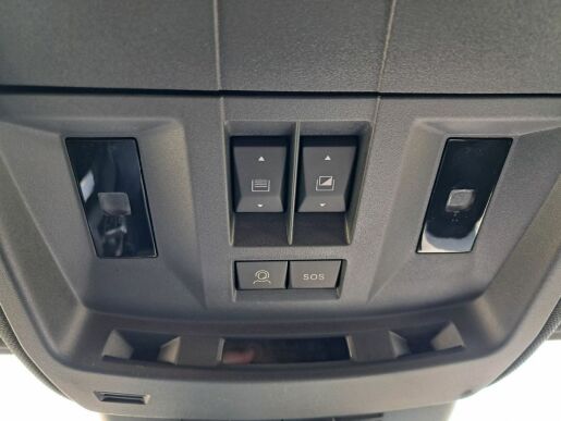 Peugeot 5008 E-5008 GT Elektromotor 157 kW