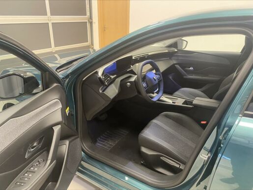 Peugeot 308 1,5 BlueHDi130  EAT8  SW ALLUR