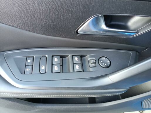 Peugeot 308 1,6 ALLURE PACK HYBRID 180 e-EAT8