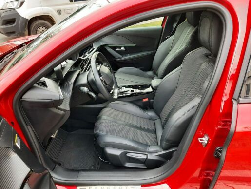 Peugeot 208 e-GT EL100kW 1.MAJ!