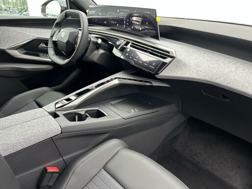 Peugeot 3008 ALLURE Hybrid 136 e-DCS6