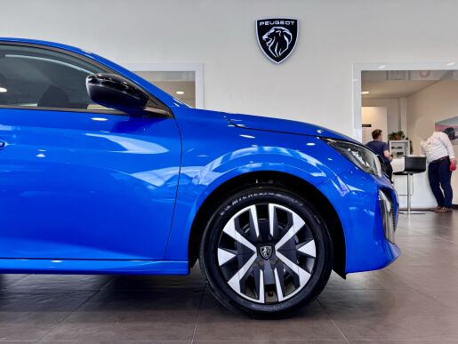 Peugeot 208 ACTIVE, 100 koní, Manuál