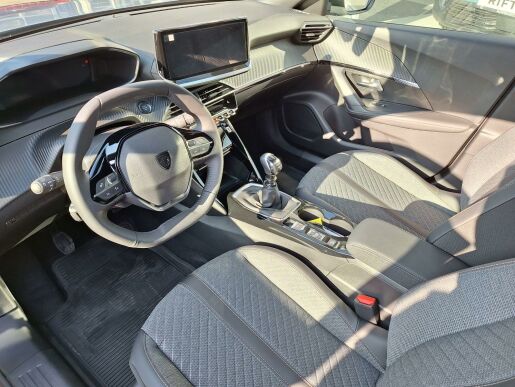 Peugeot 2008 ALLURE 1.2 PT 100K MAN6