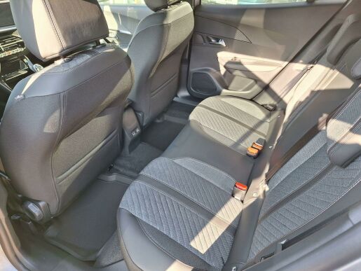 Peugeot 2008 ALLURE 1.2 PT 100K MAN6
