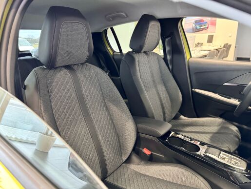 Peugeot 208 STYLE Hybrid 110k, Automat