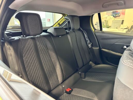 Peugeot 208 STYLE Hybrid 110k, Automat