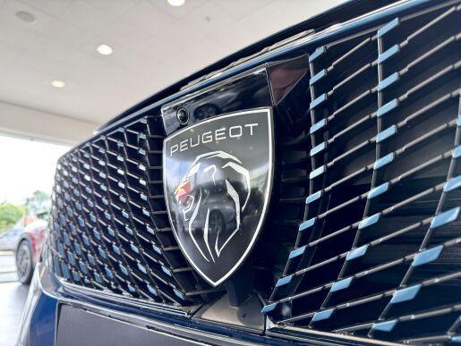 Peugeot 3008 ALLURE Hybrid 145k, Automat