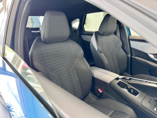 Peugeot 3008 ALLURE Hybrid 145k, Automat