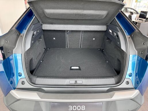 Peugeot 3008 ALLURE Hybrid 145k, Automat