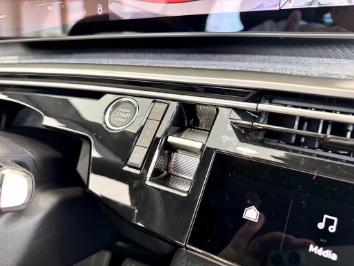 Peugeot 3008 ALLURE Hybrid 145k, Automat