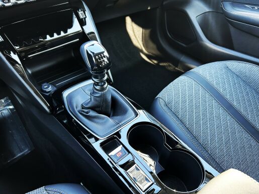 Peugeot 208 ALLURE PureTech 100k MAN6