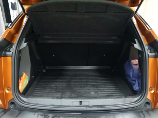 Peugeot 2008 1,2 i ALLURE  PureTech 100