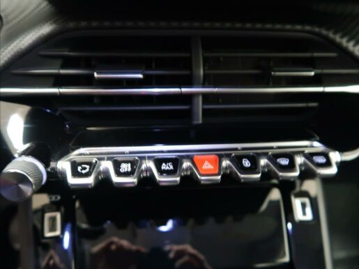 Peugeot 2008 1,2 i ALLURE  PureTech 100