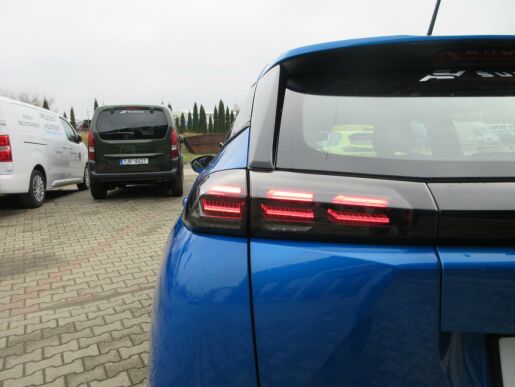 Peugeot 2008 STYLE PureTech 100 S&S MAN6