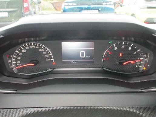 Peugeot 2008 STYLE PureTech 100 S&S MAN6