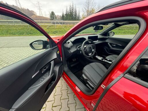 Peugeot 2008 ALLURE PureTech 130 S&S EAT8