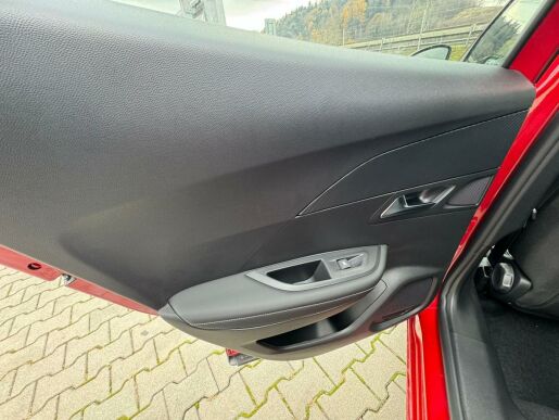 Peugeot 2008 ALLURE PureTech 130 S&S EAT8