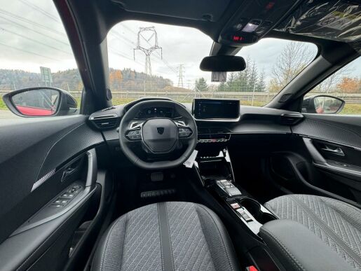 Peugeot 2008 ALLURE PureTech 130 S&S EAT8
