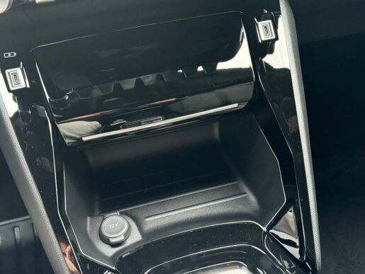 Peugeot 2008 ALLURE PureTech 130 S&S EAT8