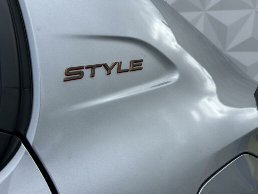 Peugeot 208 STYLE PureTech 100 S&S MAN6