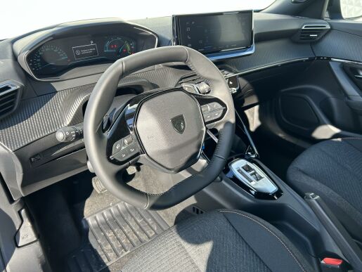 Peugeot 2008 STYLE Hybrid 136 e-DCS6