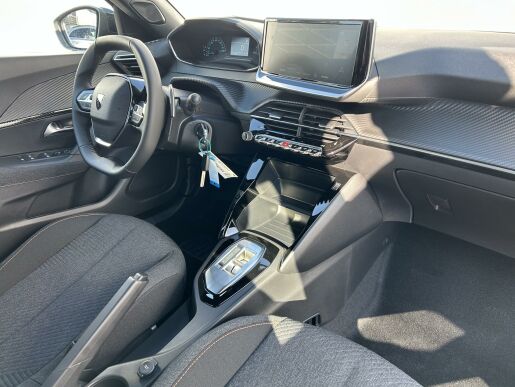 Peugeot 2008 STYLE Hybrid 136 e-DCS6