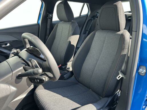 Peugeot 2008 STYLE Hybrid 136 e-DCS6