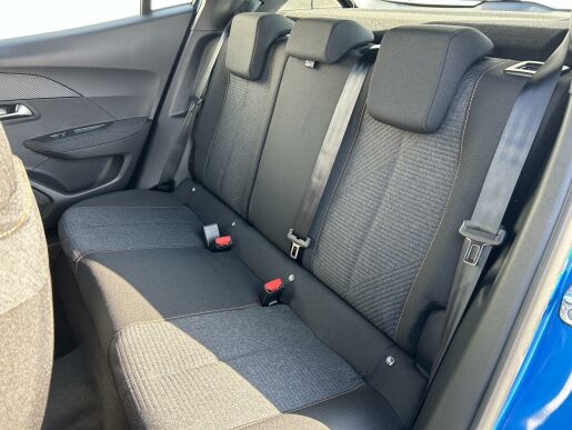 Peugeot 2008 STYLE Hybrid 136 e-DCS6