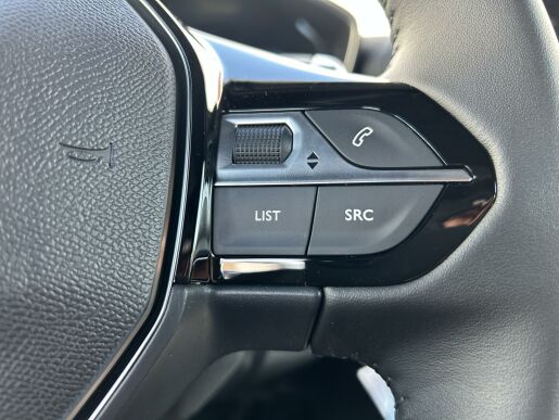 Peugeot 2008 STYLE Hybrid 136 e-DCS6