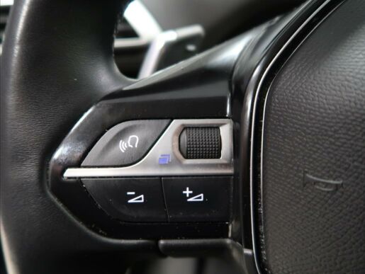 Peugeot 3008 1,2 i ALLURE PACK  AUT 130