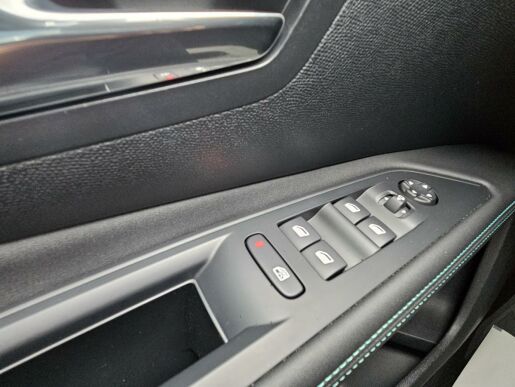 Peugeot 5008 1.5 BHDi 130 ALLURE PACK EAT8