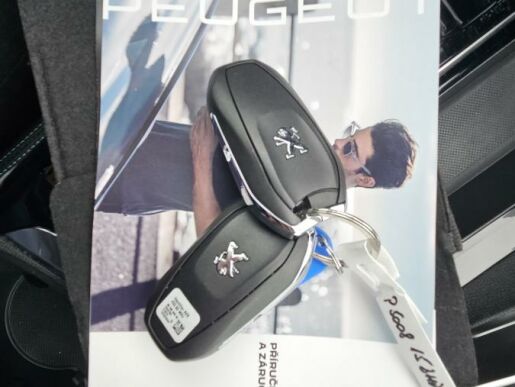 Peugeot 5008 1.5 BHDi 130 ALLURE PACK EAT8