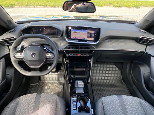 Peugeot 2008 ALLURE  130hp EAT8 - CELOROČNÍ PNEU - 0255