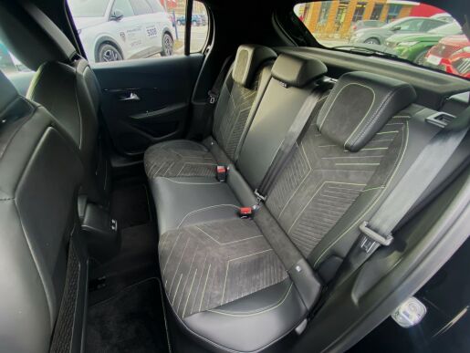 Peugeot 208 GT Hybrid 100 e-DCS6