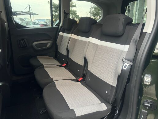 Citroën Berlingo osobní XL MAX 7 míst 1.5 BlueHDi 130 MAN6+stř.panel