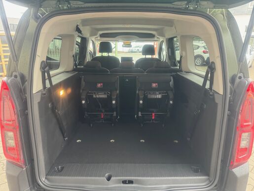 Citroën Berlingo osobní XL MAX 7 míst 1.5 BlueHDi 130 MAN6+stř.panel