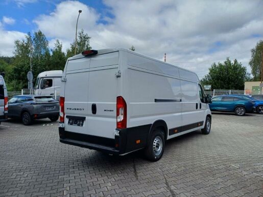 Peugeot Boxer Furgon L4H2 2.2 7 let zár.