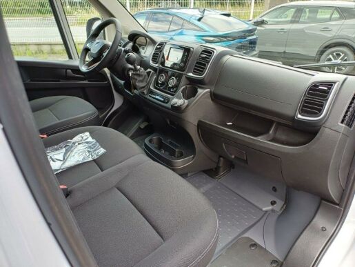 Peugeot Boxer Furgon L4H2 2.2 7 let zár.
