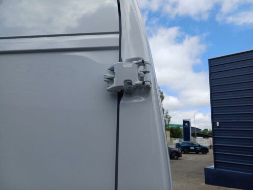 Peugeot Boxer Furgon L4H2 2.2 7 let zár.