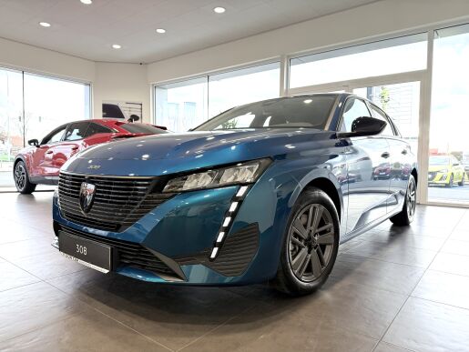 Peugeot 308 STYLE HYBRID 145 koní, Automat
