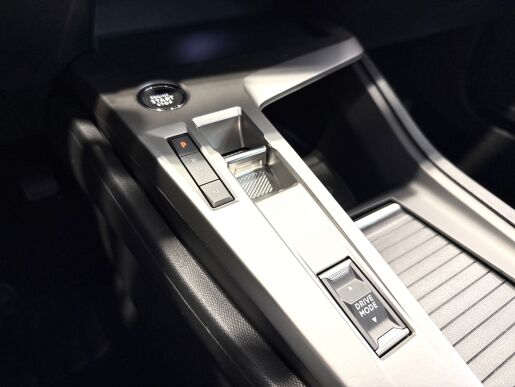 Peugeot 308 STYLE HYBRID 145 koní, Automat