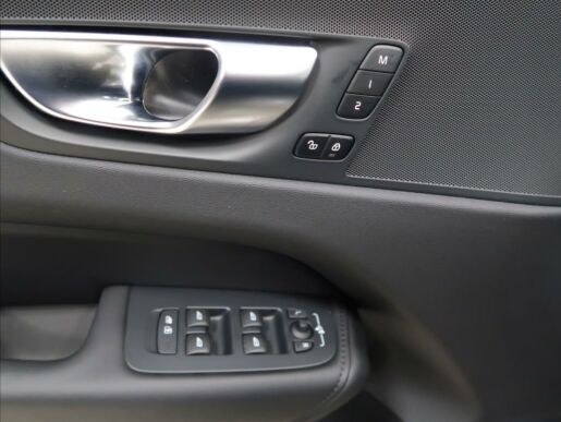 Volvo XC60 2,0 B5 AWD AUT Plus POLESTAR