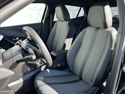 Peugeot 2008 ALLURE Hybrid 136 e-DCS6