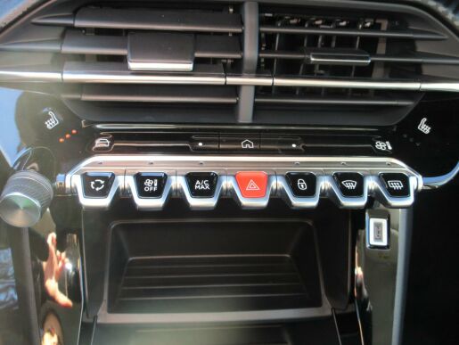 Peugeot 208 STYLE PureTech 100 S&S MAN6