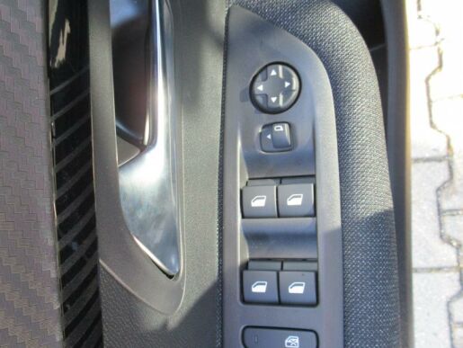 Peugeot 208 STYLE PureTech 100 S&S MAN6