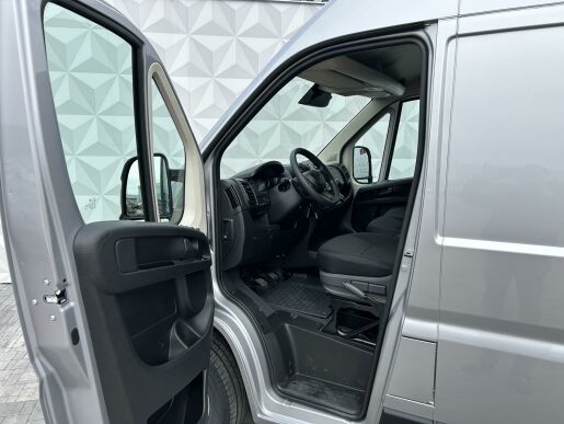 Peugeot Boxer Furgon 3500 L2H2 BlueHDi 140k