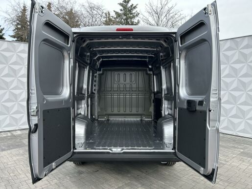 Peugeot Boxer Furgon 3500 L2H2 BlueHDi 140k