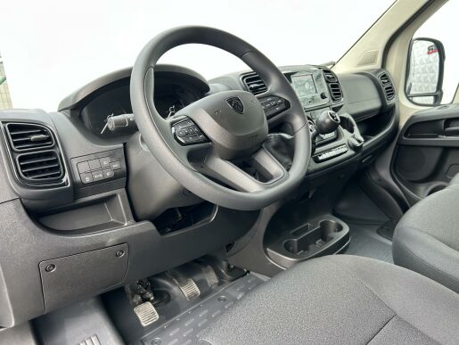 Peugeot Boxer Furgon 3500 L2H2 BlueHDi 140k