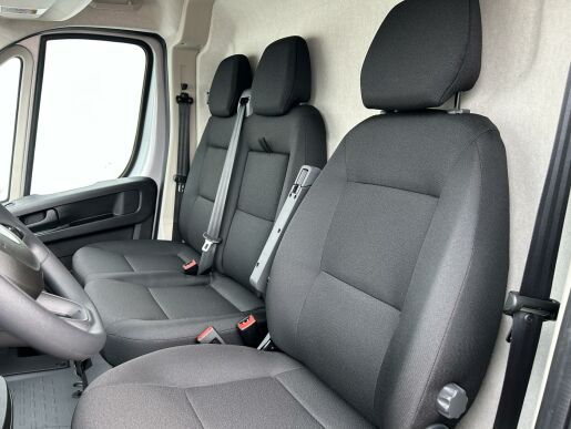 Peugeot Boxer Furgon 3500 L2H2 BlueHDi 140k